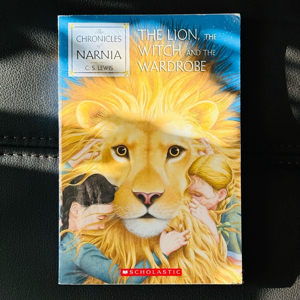 The Chronicles of Narnia The Lion, The Witch and the Wardrobe CS Lewis Book